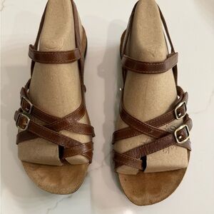 Dansko Roslyn Waxy Burnished Tan